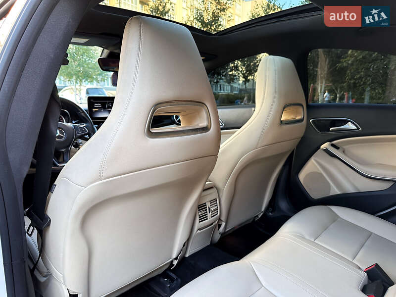 Седан Mercedes-Benz CLA-Class 2018 в Киеве
