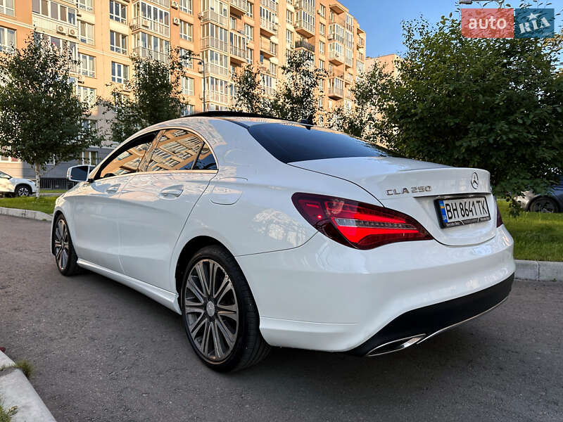 Седан Mercedes-Benz CLA-Class 2018 в Киеве