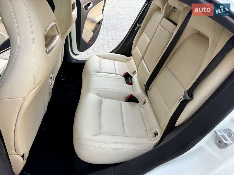 Седан Mercedes-Benz CLA-Class 2015 в Житомире