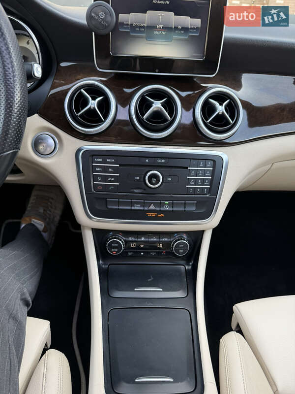 Седан Mercedes-Benz CLA-Class 2015 в Житомире