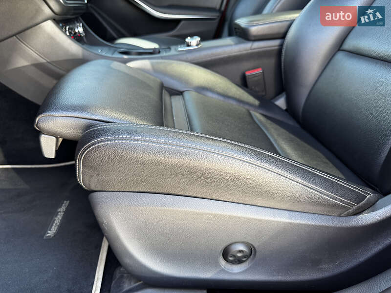 Седан Mercedes-Benz CLA-Class 2018 в Киеве