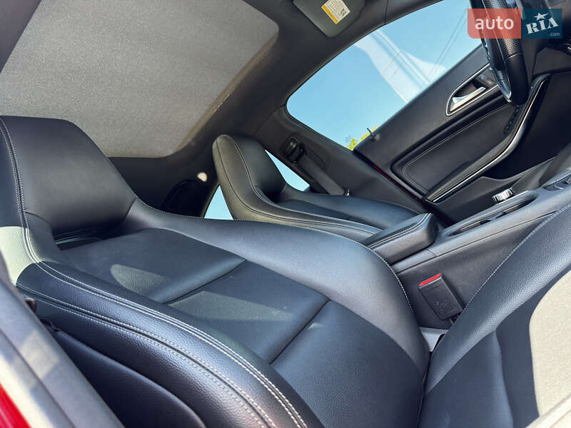 Седан Mercedes-Benz CLA-Class 2018 в Киеве