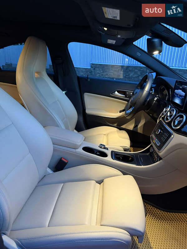 Седан Mercedes-Benz CLA-Class 2018 в Хмельницькому