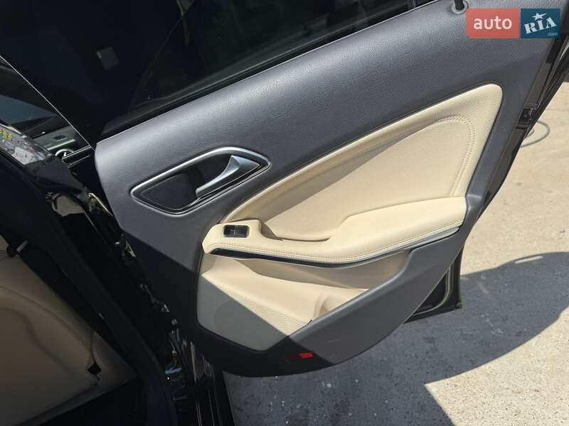 Седан Mercedes-Benz CLA-Class 2014 в Черновцах