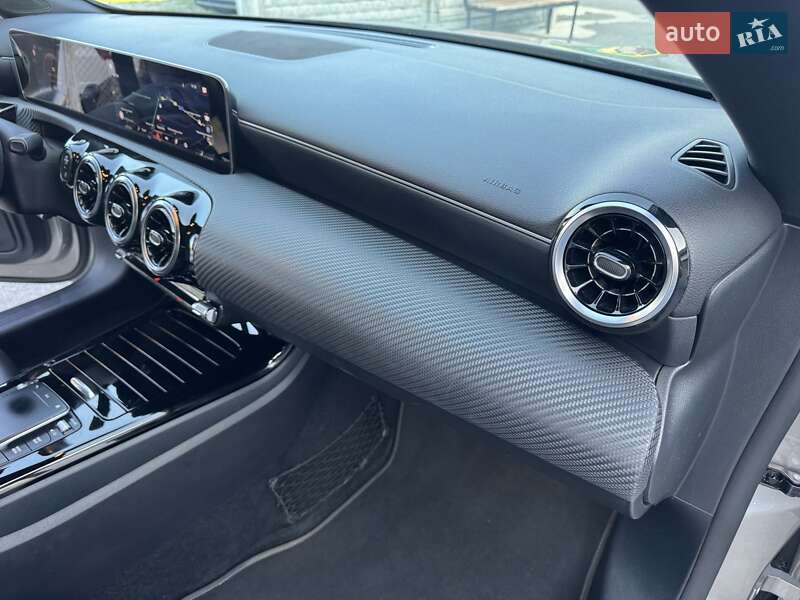 Седан Mercedes-Benz CLA-Class 2019 в Тернополе