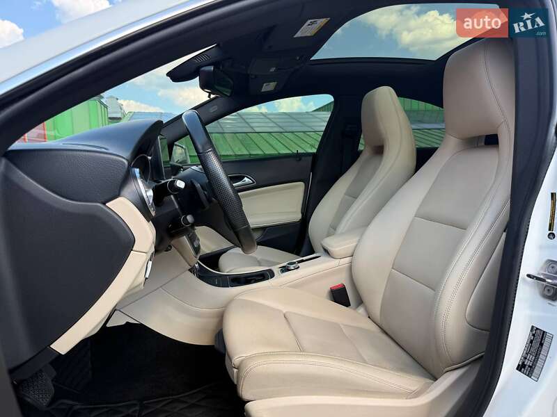 Седан Mercedes-Benz CLA-Class 2018 в Киеве