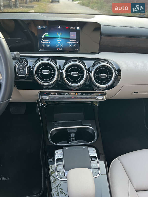Седан Mercedes-Benz CLA-Class 2019 в Одессе