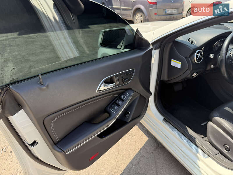 Седан Mercedes-Benz CLA-Class 2013 в Ровно
