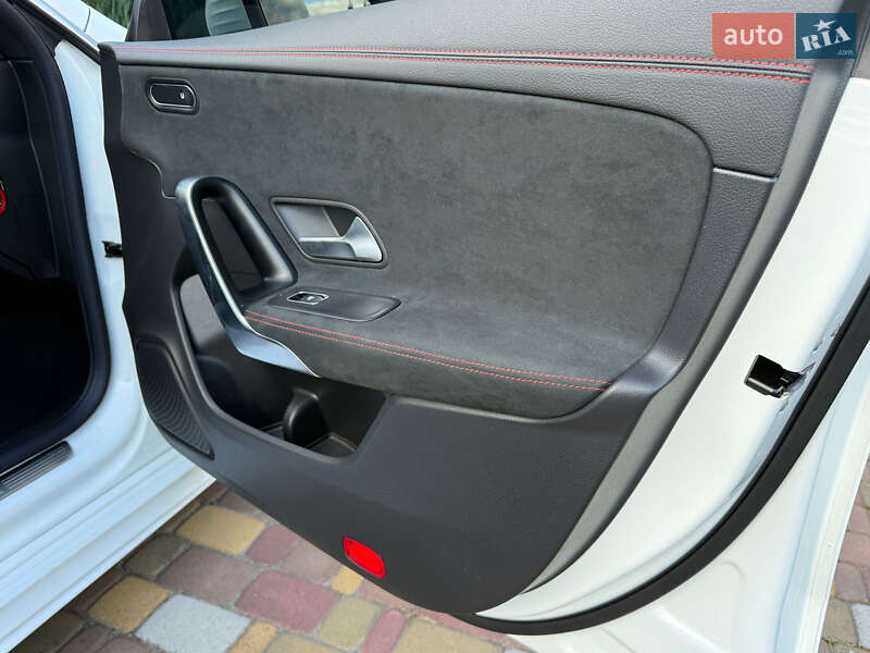 Седан Mercedes-Benz CLA-Class 2022 в Киеве