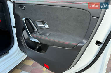 Седан Mercedes-Benz CLA-Class 2022 в 