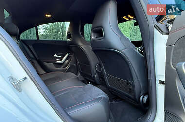 Седан Mercedes-Benz CLA-Class 2022 в 