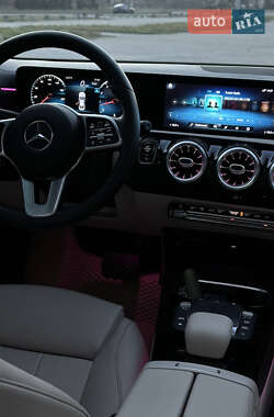 Седан Mercedes-Benz CLA-Class 2021 в 