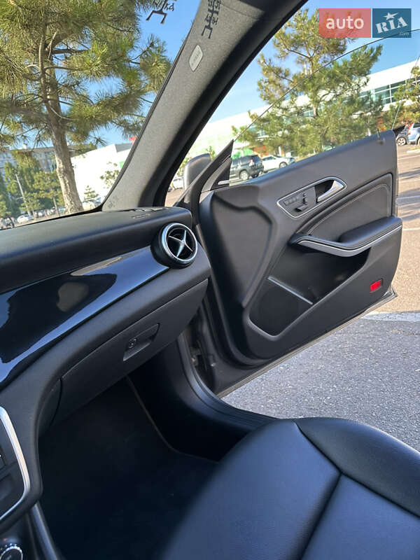 Седан Mercedes-Benz CLA-Class 2015 в Николаеве