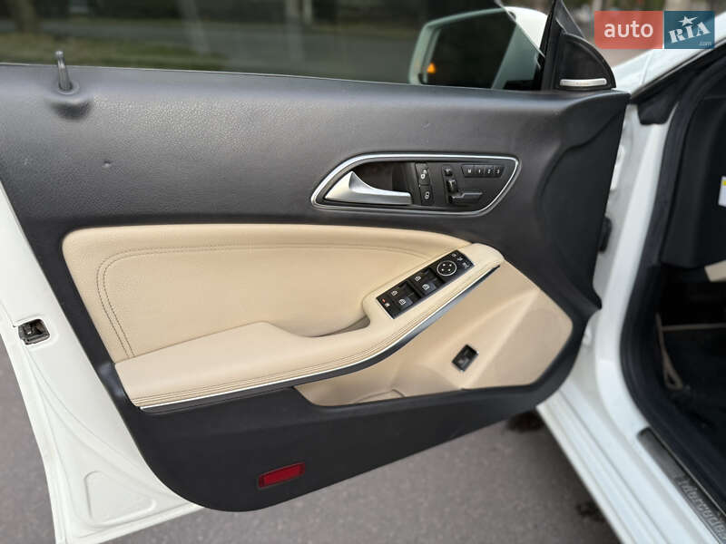 Седан Mercedes-Benz CLA-Class 2013 в Кам'янському
