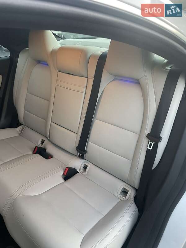 Седан Mercedes-Benz CLA-Class 2014 в Виннице