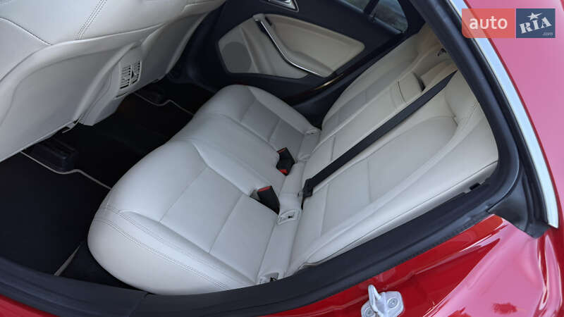 Седан Mercedes-Benz CLA-Class 2015 в Києві