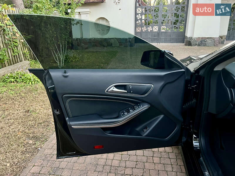 Седан Mercedes-Benz CLA-Class 2013 в Киеве