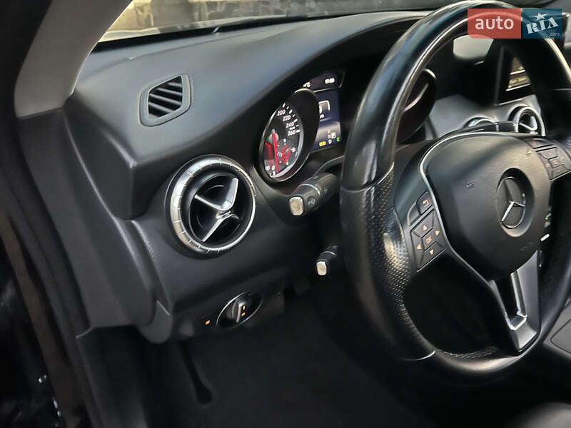 Седан Mercedes-Benz CLA-Class 2013 в Киеве