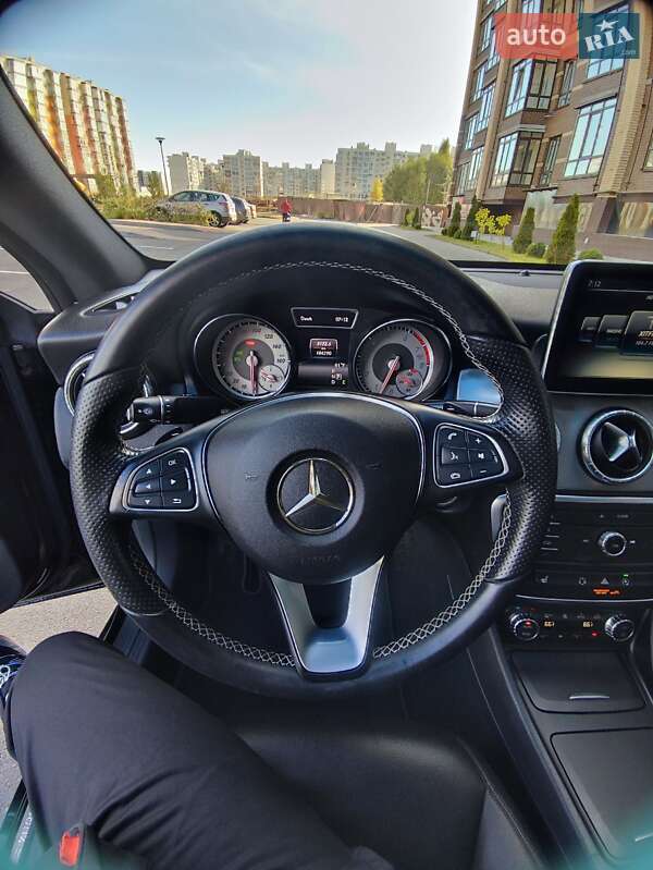 Седан Mercedes-Benz CLA-Class 2015 в Чернігові