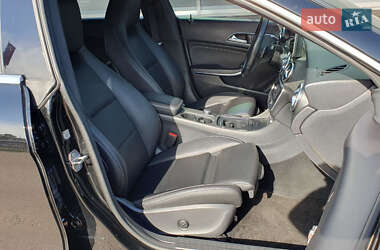 Седан Mercedes-Benz CLA-Class 2018 в 