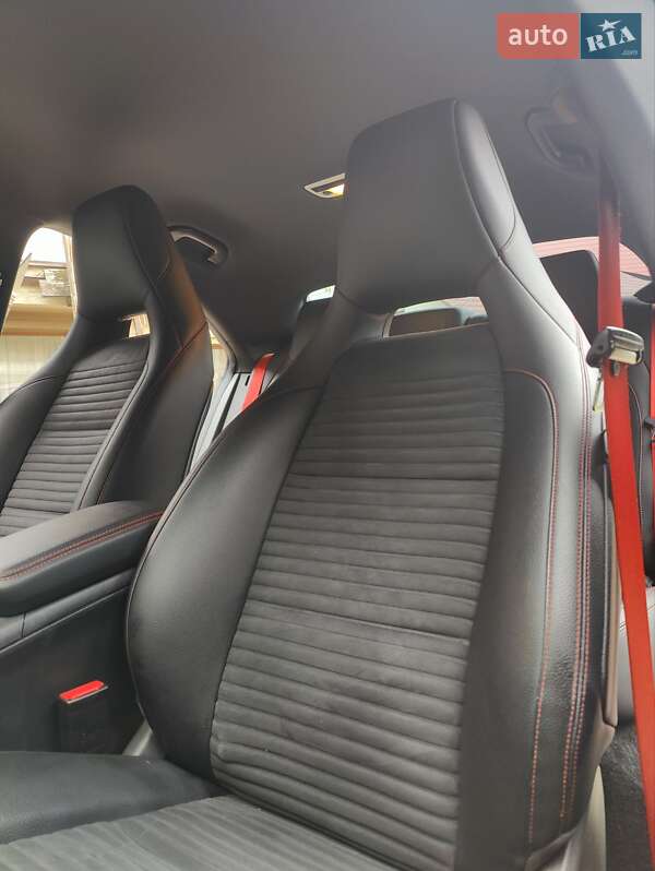 Седан Mercedes-Benz CLA-Class 2015 в Тернополе