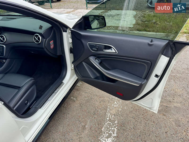 Седан Mercedes-Benz CLA-Class 2016 в Киеве