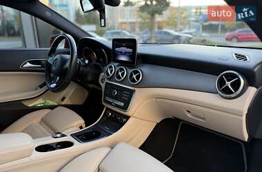Седан Mercedes-Benz CLA-Class 2018 в 