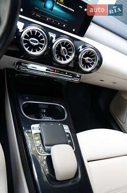 Седан Mercedes-Benz CLA-Class 2020 в 