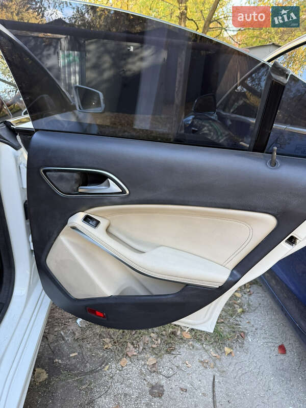 Седан Mercedes-Benz CLA-Class 2013 в Запоріжжі фото 15 Седан Mercedes-Benz CLA-Class 2013 в Запоріжжі