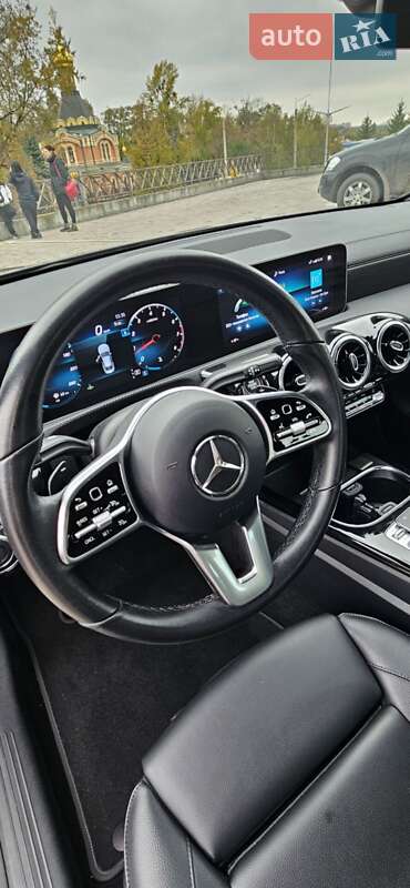 Седан Mercedes-Benz CLA-Class 2019 в Києві