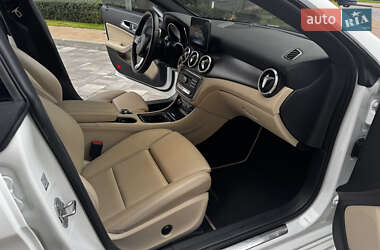 Седан Mercedes-Benz CLA-Class 2018 в  фото 19 Седан Mercedes-Benz CLA-Class 2018 в