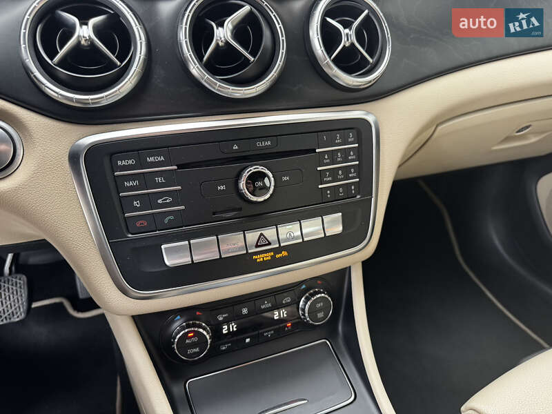 Седан Mercedes-Benz CLA-Class 2018 в Киеве