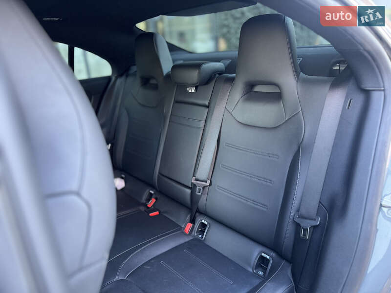 Седан Mercedes-Benz CLA-Class 2019 в Черновцах