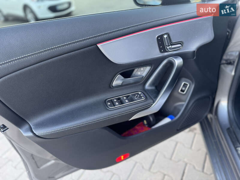 Седан Mercedes-Benz CLA-Class 2019 в Черновцах