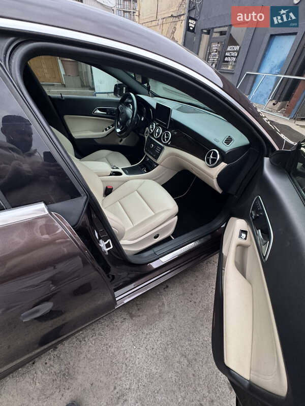 Седан Mercedes-Benz CLA-Class 2015 в Львові фото 10 Седан Mercedes-Benz CLA-Class 2015 в Львові