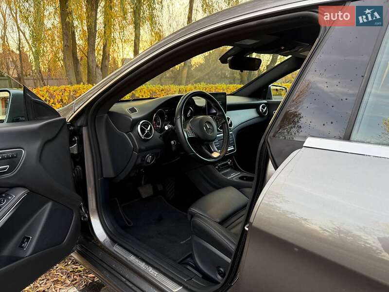 Седан Mercedes-Benz CLA-Class 2018 в Києві