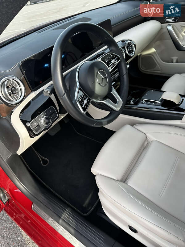 Седан Mercedes-Benz CLA-Class 2022 в Киеве фото 5 Седан Mercedes-Benz CLA-Class 2022 в Киеве