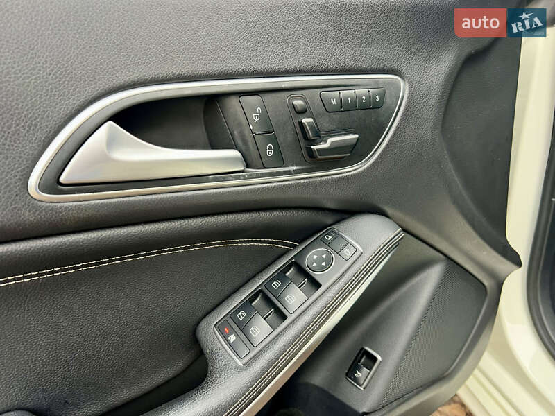 Седан Mercedes-Benz CLA-Class 2015 в Валках