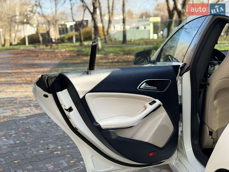 Седан Mercedes-Benz CLA-Class 2015 в Тернополі