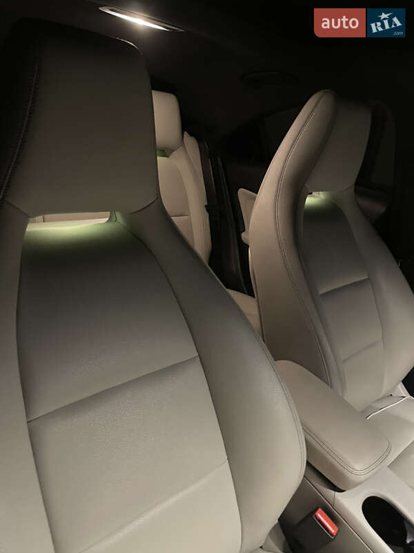 Седан Mercedes-Benz CLA-Class 2016 в Тернополе фото 61 Седан Mercedes-Benz CLA-Class 2016 в Тернополе