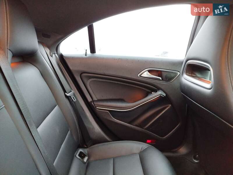 Седан Mercedes-Benz CLA-Class 2018 в Киеве