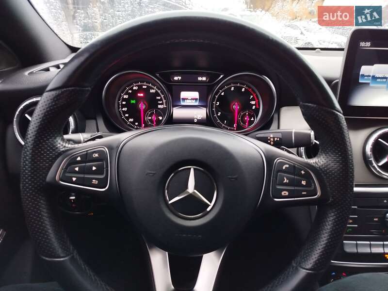 Седан Mercedes-Benz CLA-Class 2018 в Киеве
