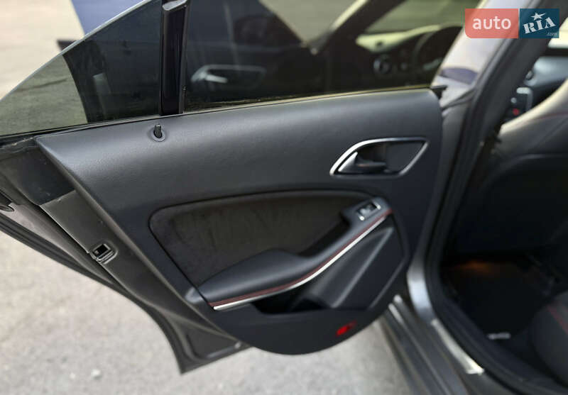 Седан Mercedes-Benz CLA-Class 2013 в Києві фото 34 Седан Mercedes-Benz CLA-Class 2013 в Києві