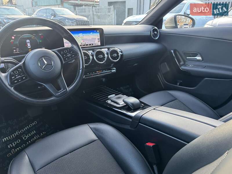 Седан Mercedes-Benz CLA-Class 2019 в Тернополе