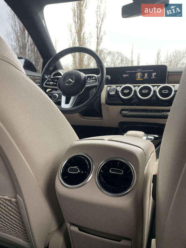 Седан Mercedes-Benz CLA-Class 2019 в Запорожье