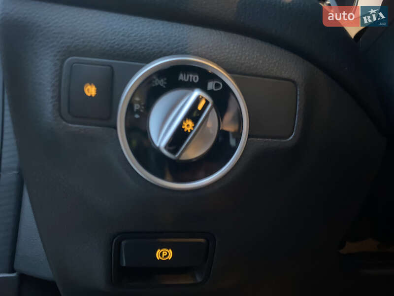 Седан Mercedes-Benz CLA-Class 2013 в Черновцах