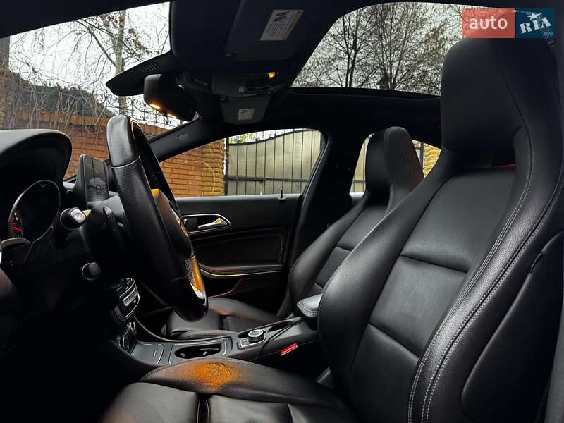 Седан Mercedes-Benz CLA-Class 2018 в Киеве