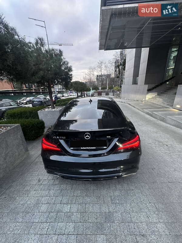 Седан Mercedes-Benz CLA-Class 2018 в Киеве