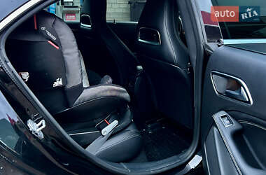 Седан Mercedes-Benz CLA-Class 2016 в Киеве