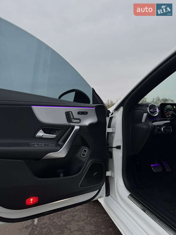 Седан Mercedes-Benz CLA-Class 2019 в Киеве